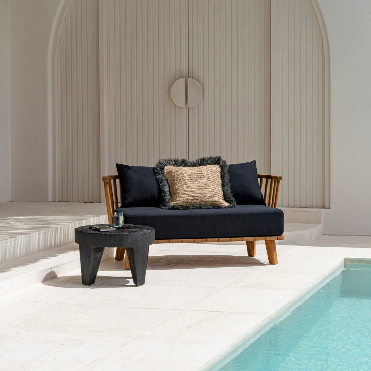 The MADERO Coffee Table - Black