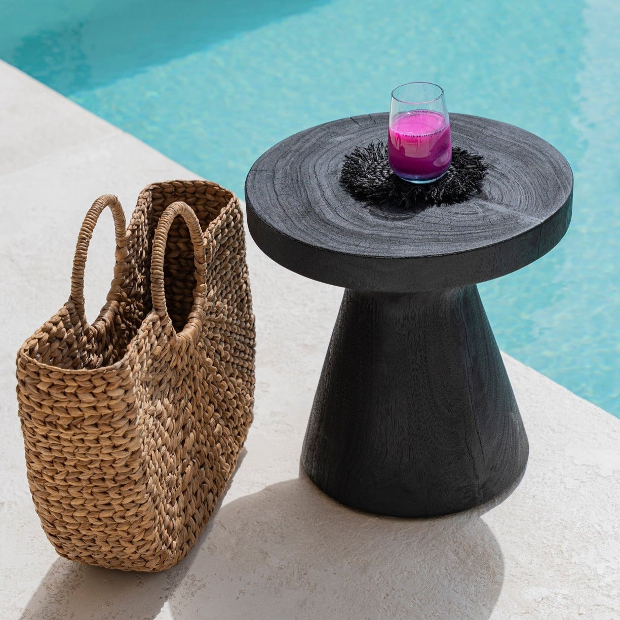 The GRAVITY Side Table - Black