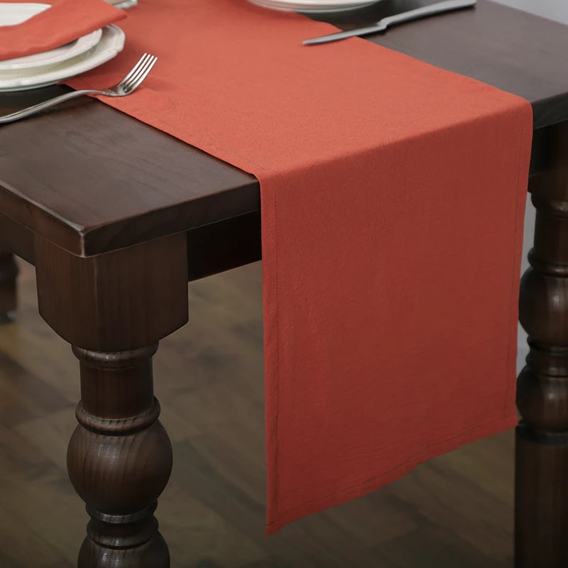 Weißer Tischläufer aus Baumwollstoff