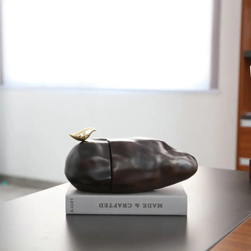 Kreative nordische Buchstütze aus Stein