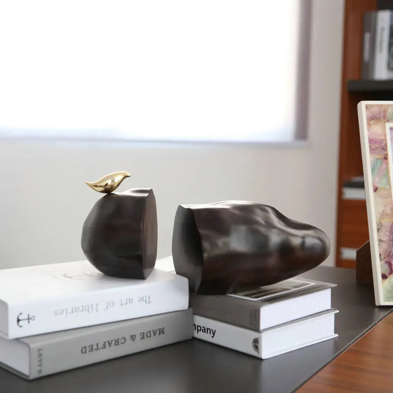 Kreative nordische Buchstütze aus Stein