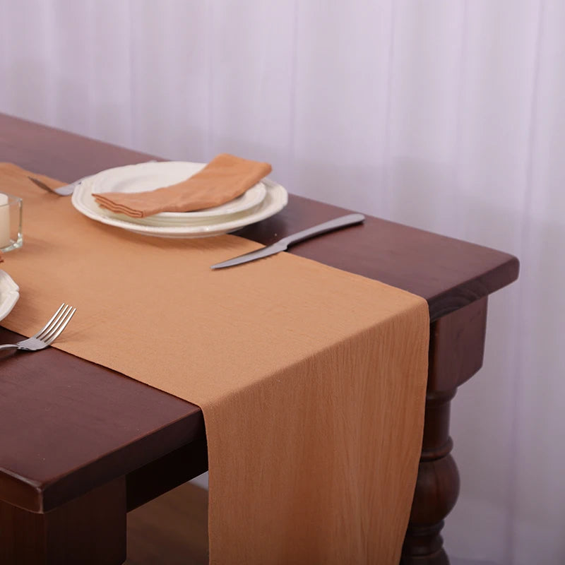 Weißer Tischläufer aus Baumwollstoff