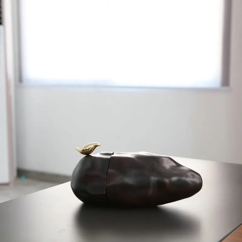 Kreative nordische Buchstütze aus Stein