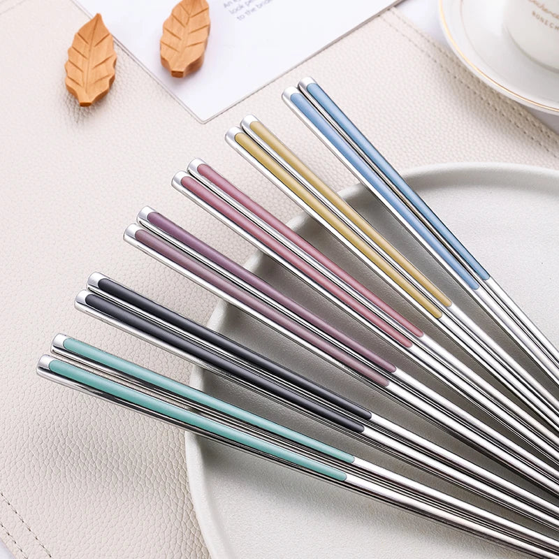 Koreanischer Bestecksatz aus Edelstahl