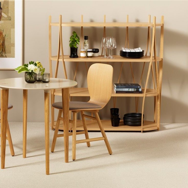 ALVA Shelf AV 1233 oak interior view with chair