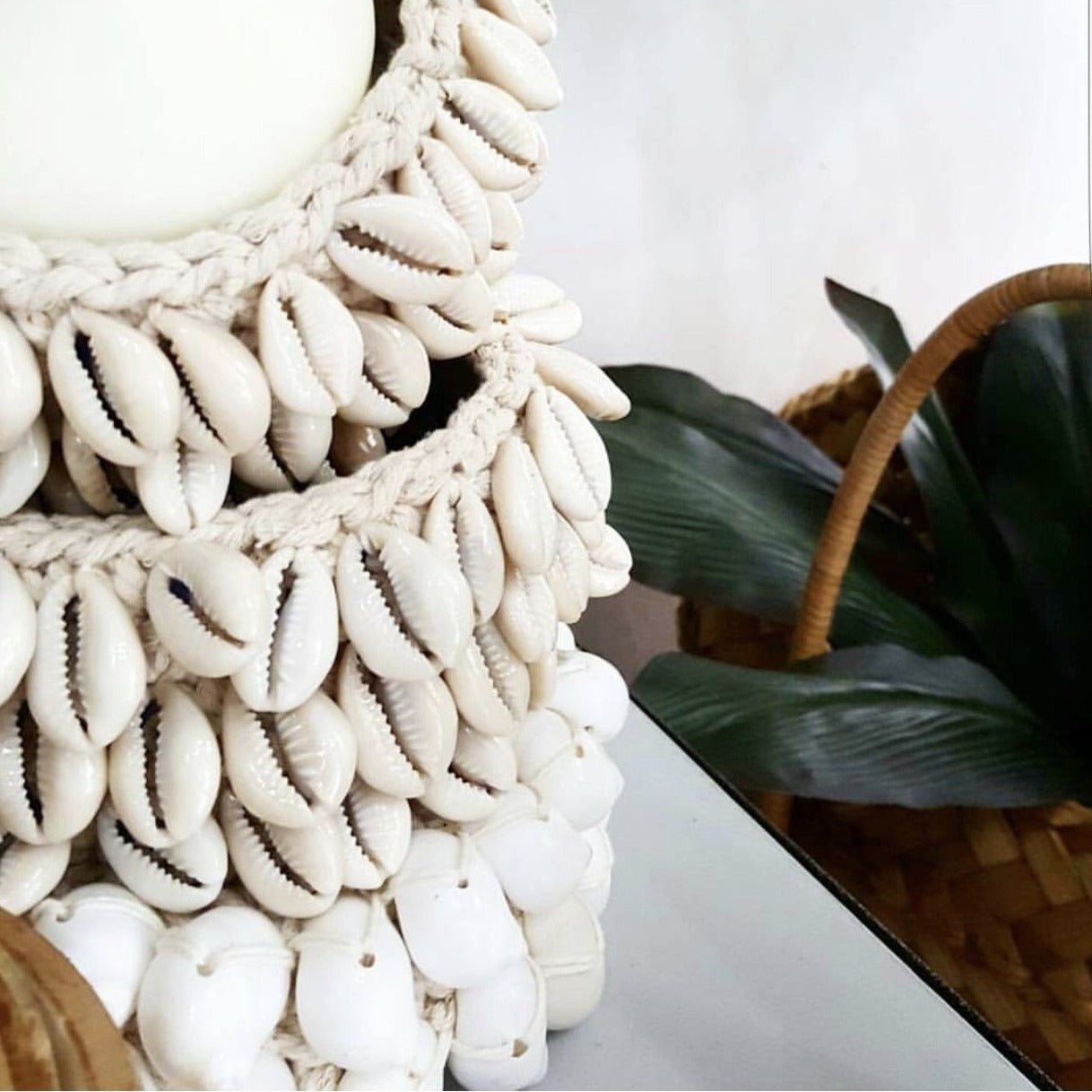 THE KAI MACRAME Candle Holder White-Small interior macro view