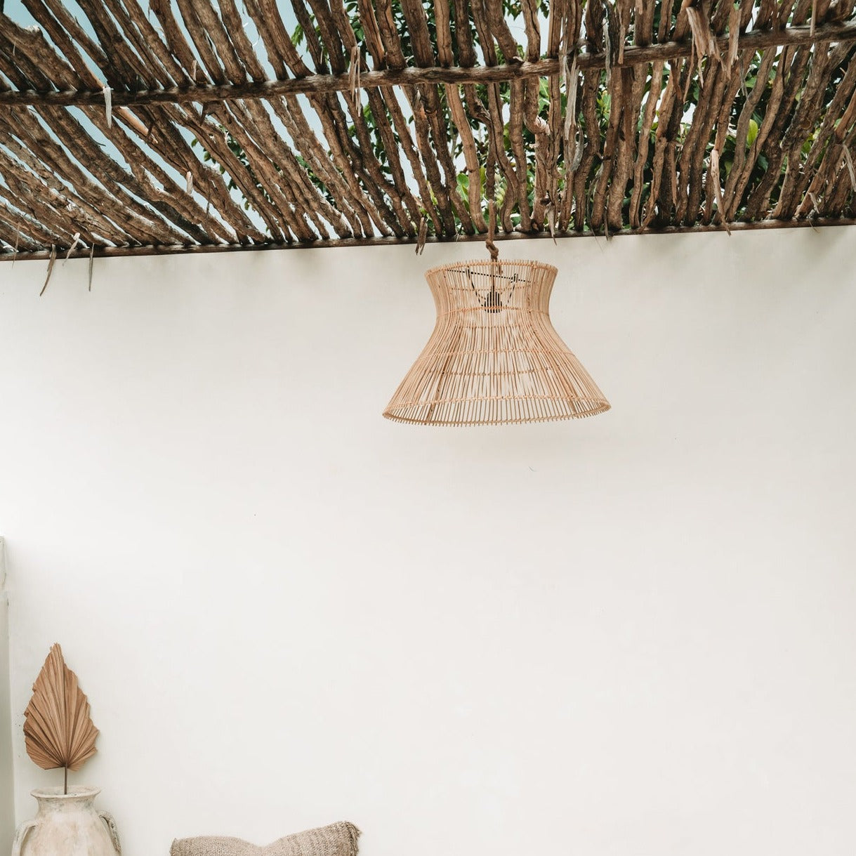 THE FLIRT Pendant Natural outdoor view