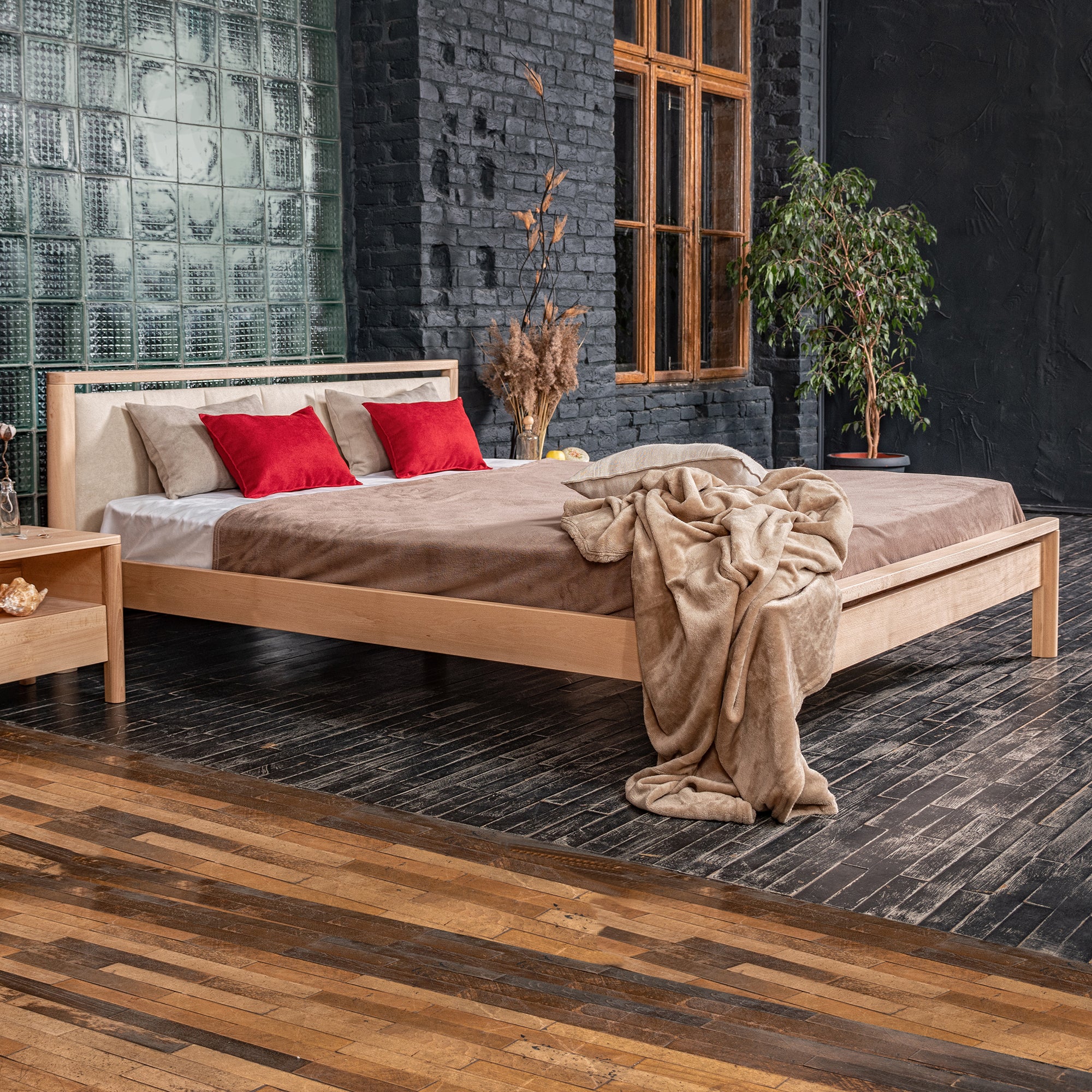 DROP SOFT Doppelbett, Buchenholz mit gepolstertem Kopfteil