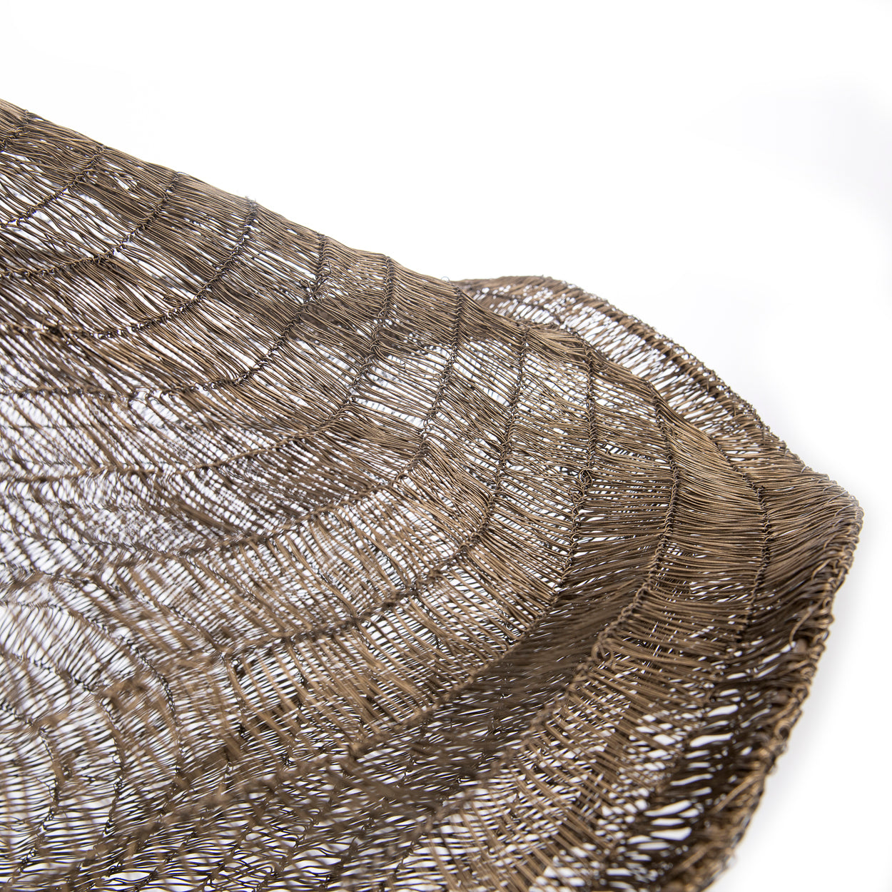 THE OYSTER Pendant side macro view