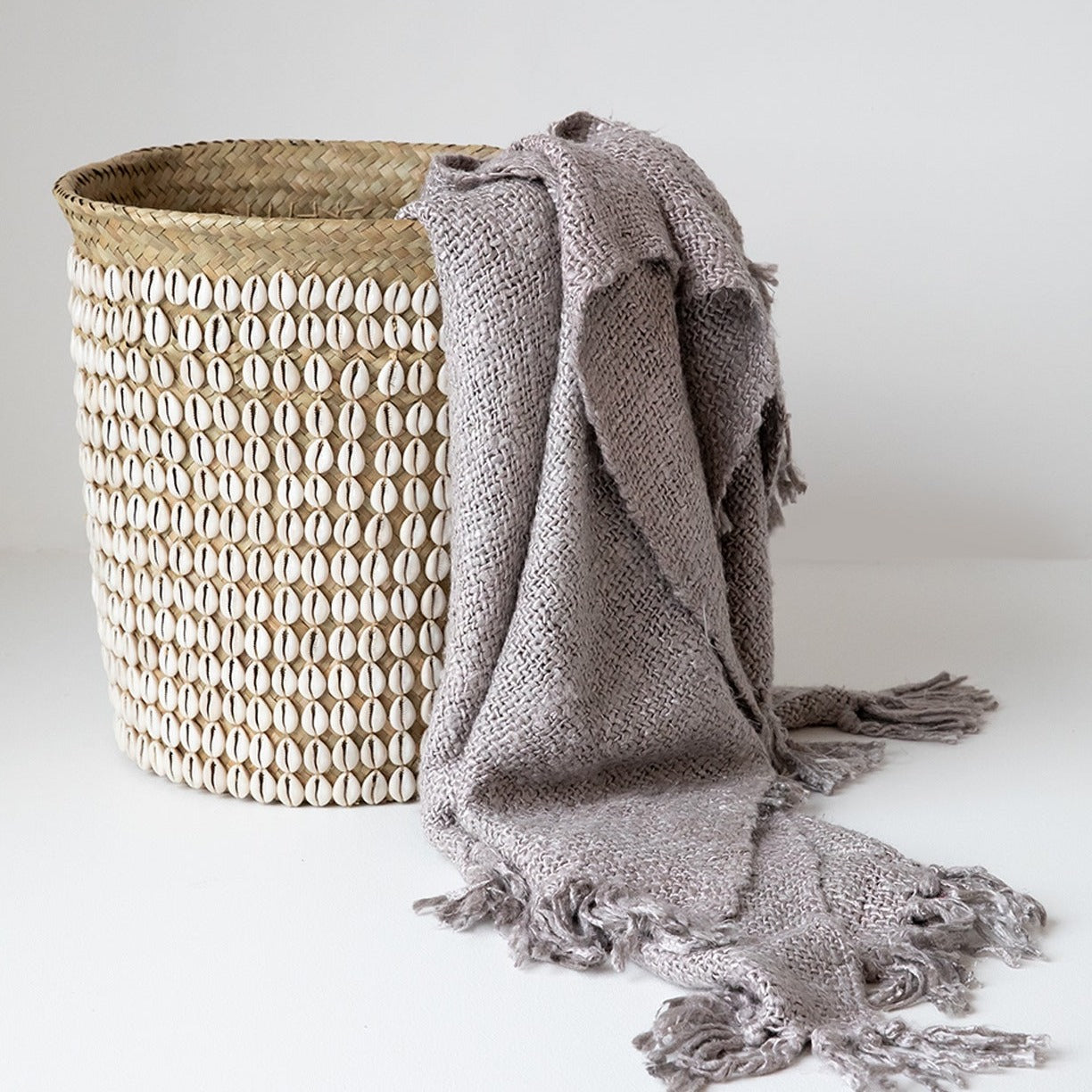 THE S'IL VOUS Plaid Pearl Gray interior view in the basket