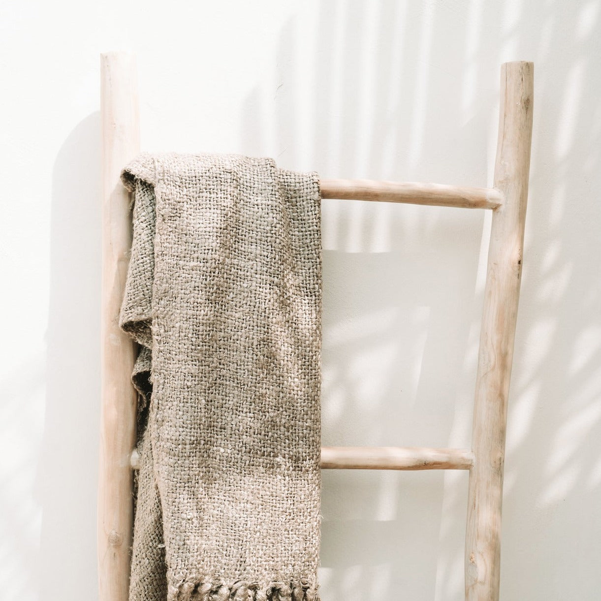 THE TULUM Ladder - Natural- 165 cm macro outdoor front view