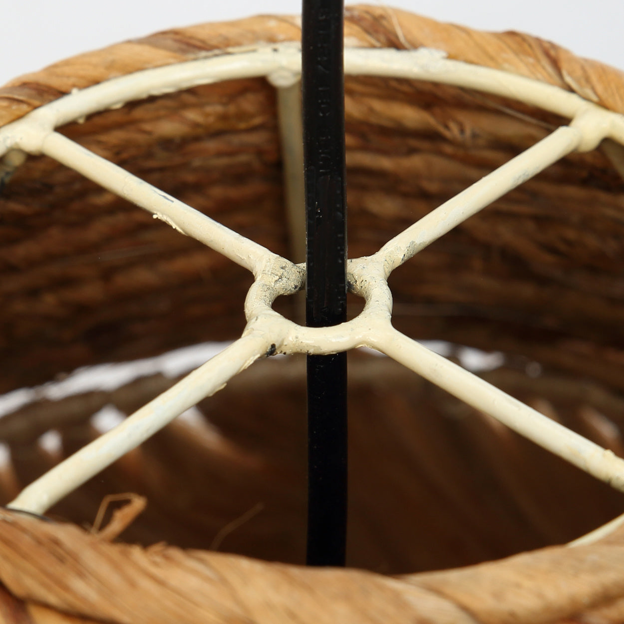 THE PENCIL SKIRT Pendant Natural top macro