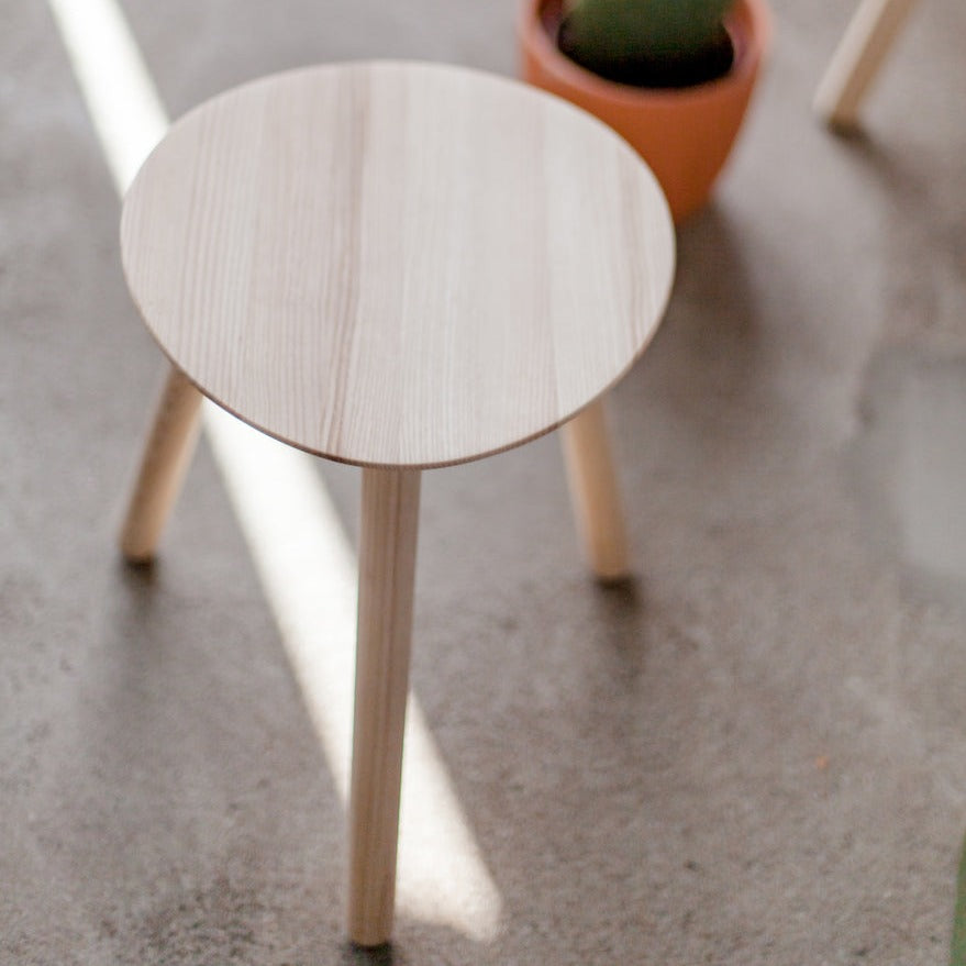 NAЇVE Stool-natural ash-interior top view