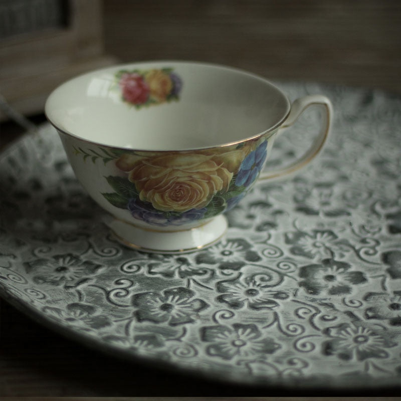 Handgefertigte runde Retro-Metallplatte