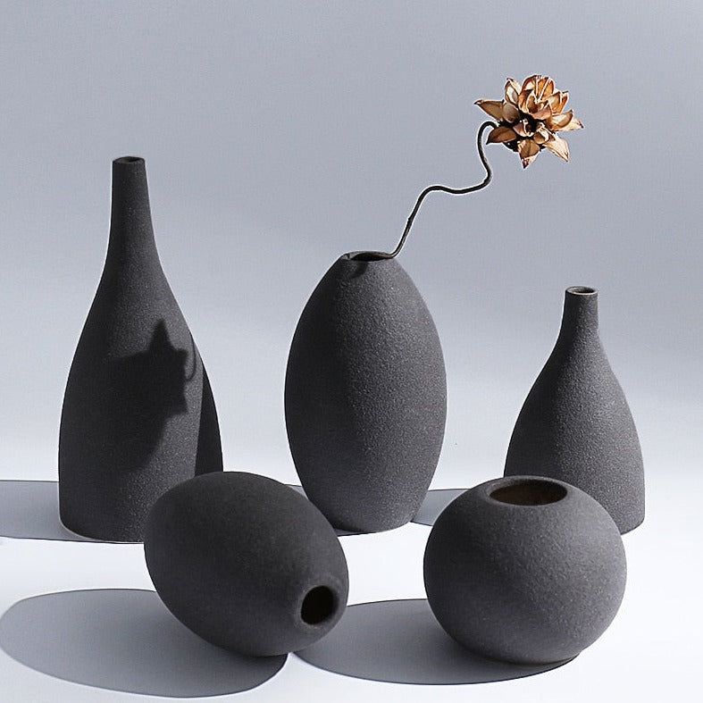 Handgefertigte Blumenvasen aus Keramik