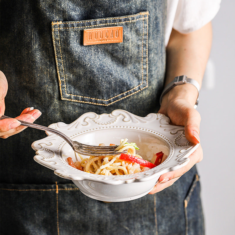 Europäisches Reliefgeschirr