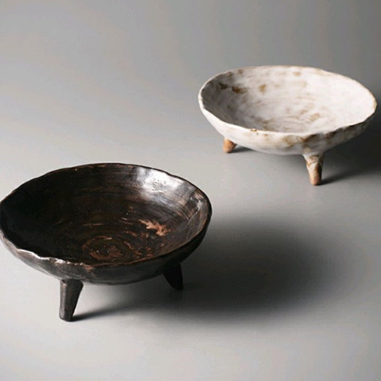 Runde Dessertteller aus Keramik mit Füßen