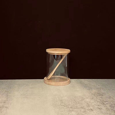 Nordische Gläser mit Holzdeckel