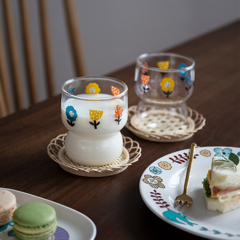 Runder handgeflochtener Untersetzer aus Rattan