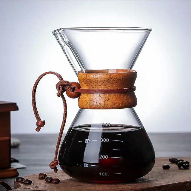 Glaskaffeekessel mit Holzgriff