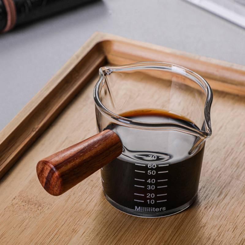 Hitzebeständiger Espresso-Messbecher aus Glas