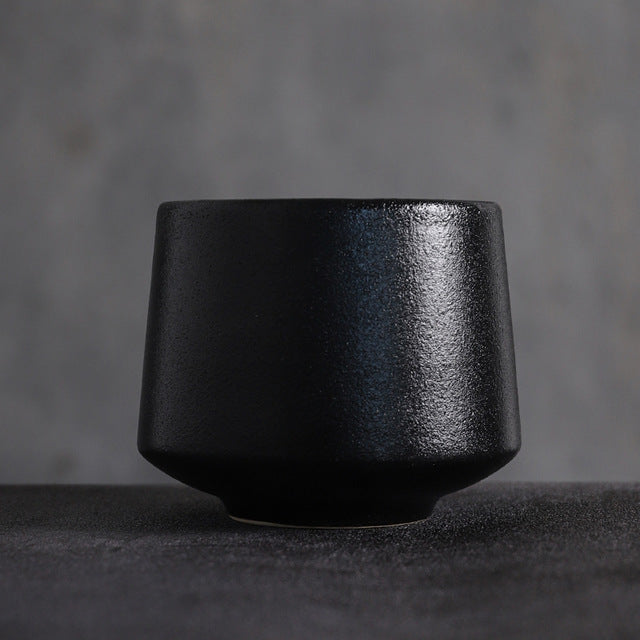 Keramik-Teetassen-Set im einfachen japanischen Stil