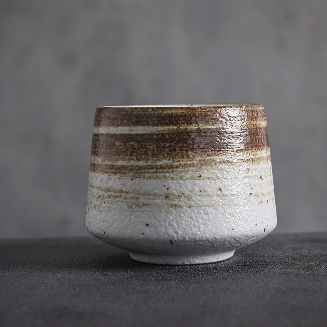 Keramik-Teetassen-Set im einfachen japanischen Stil