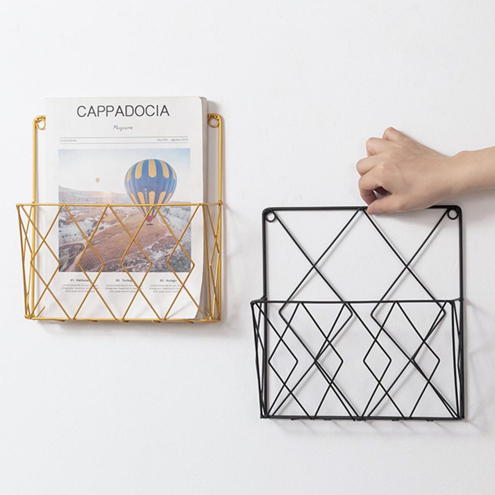 Wandmontiertes Zeitschriftenregal