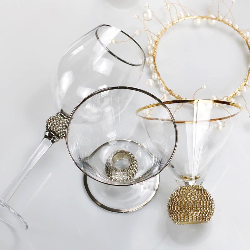 Kreatives Glas mit Goldrand