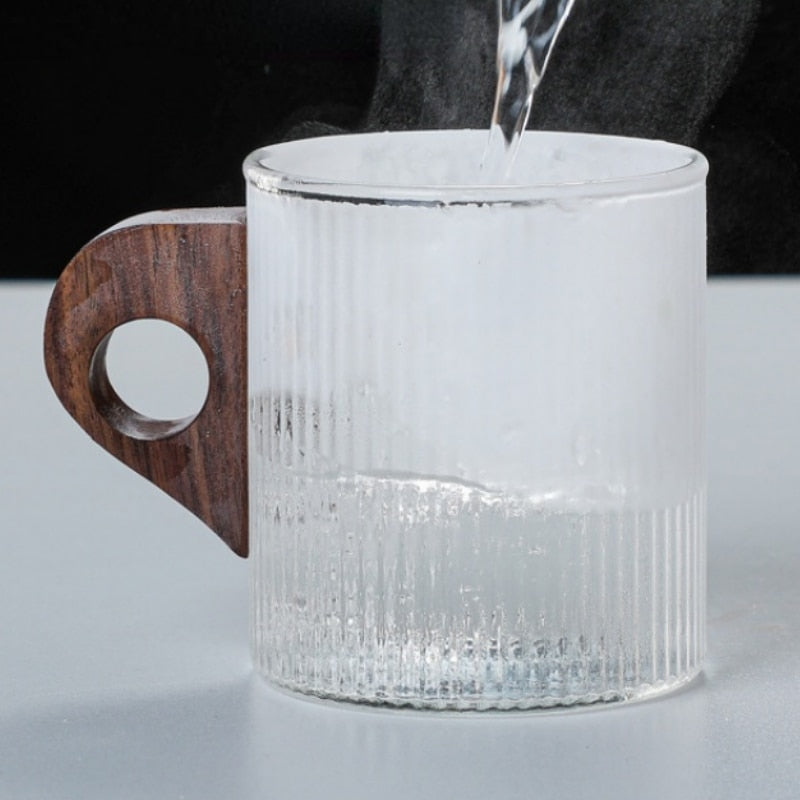 Kaffeebecher mit Holzgriff aus Nussbaumholz