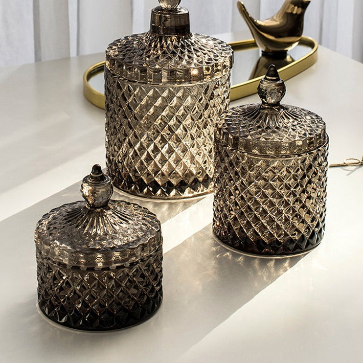 Retro-Aufbewahrung aus grünem Glas im nordischen Stil