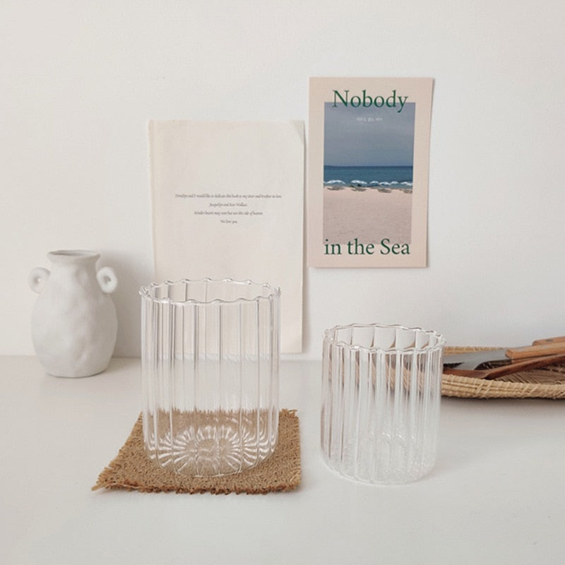 Hitzebeständiger Teebecher aus gewelltem Glas