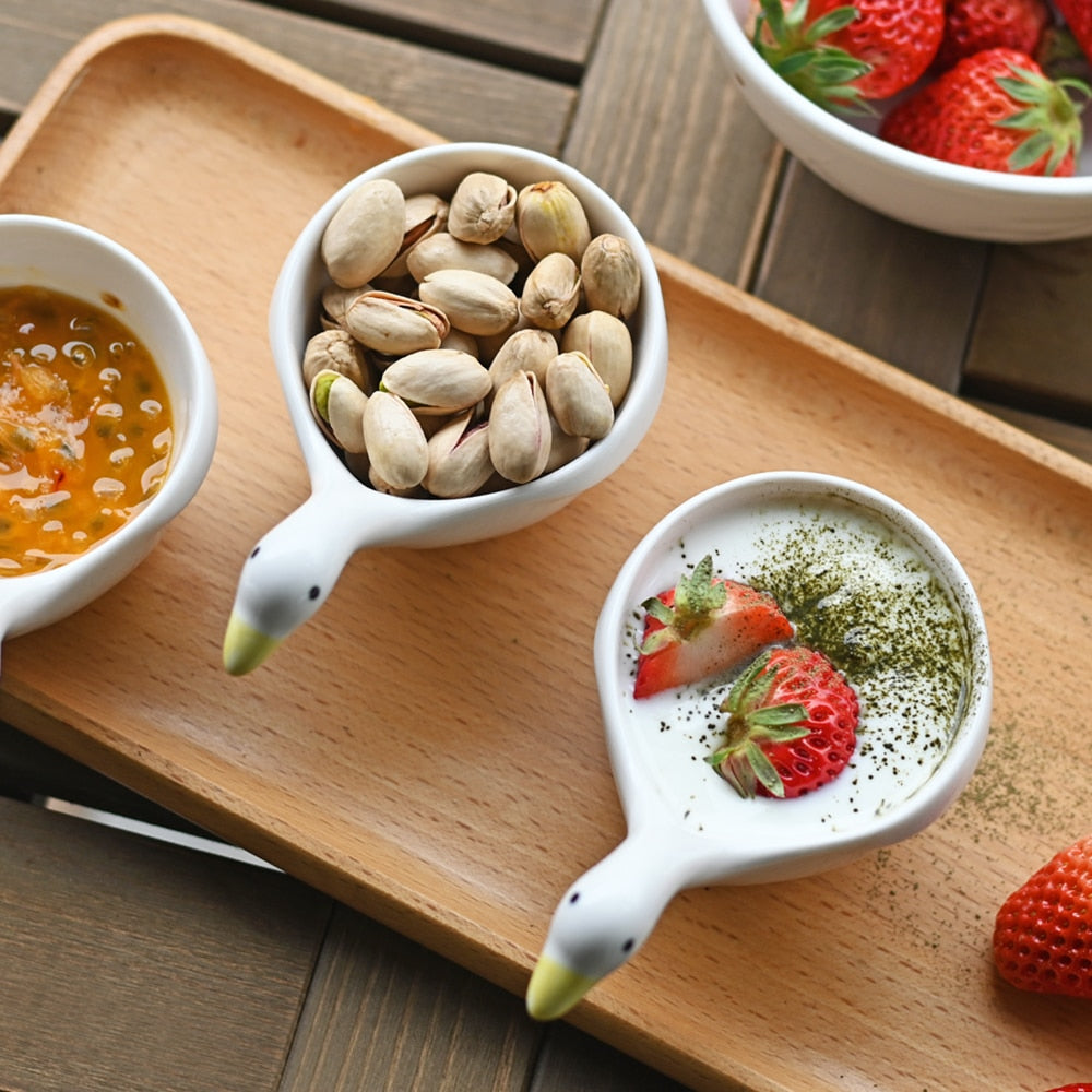 Niedliche Keramikschalen in Entenform