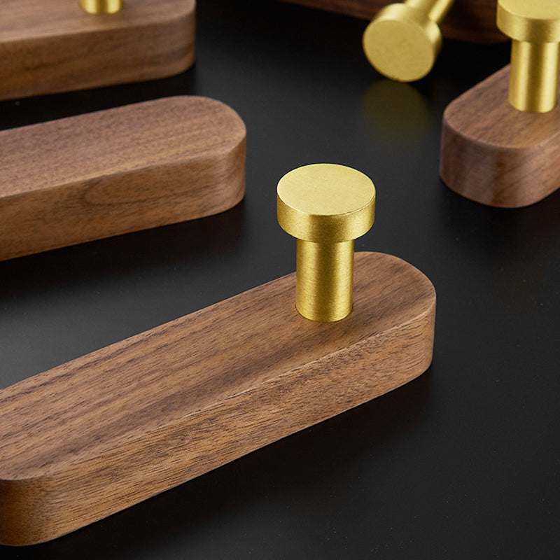 Kleiderbügel aus Naturholz