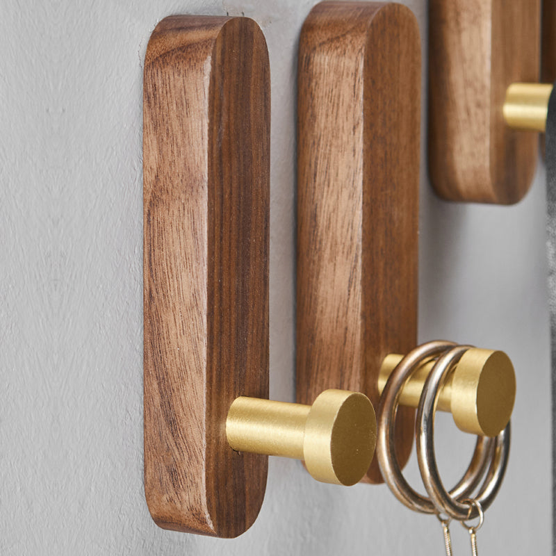 Kleiderbügel aus Naturholz