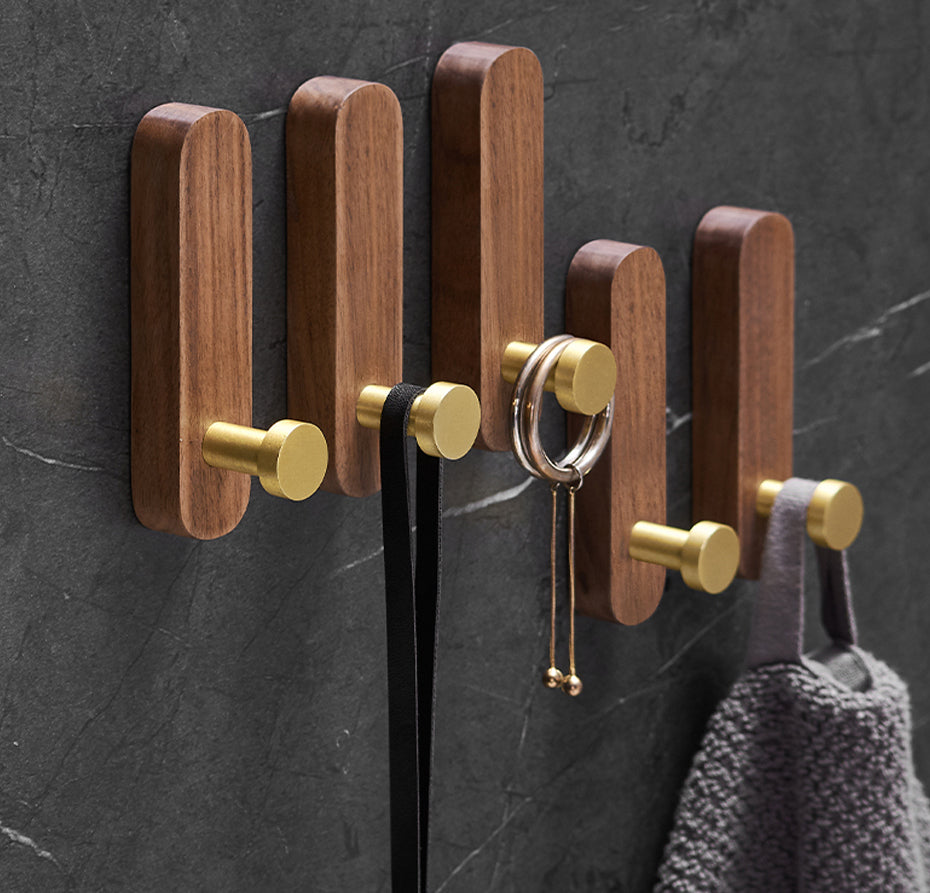 Kleiderbügel aus Naturholz