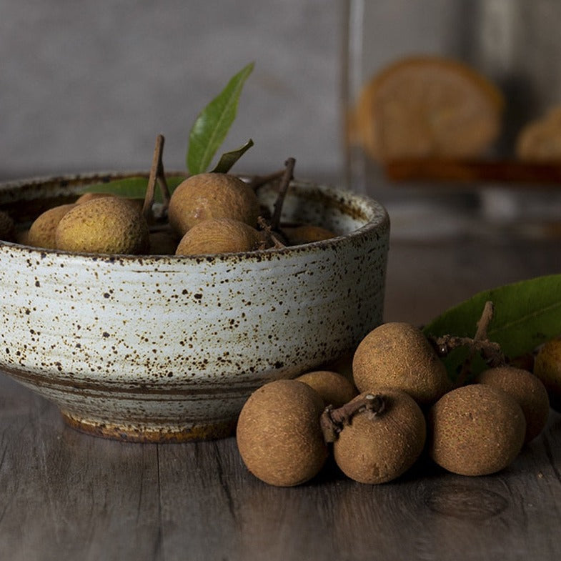 Handgefertigtes Retro-Steinzeug im japanischen Stil