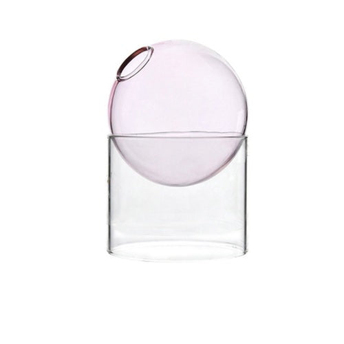 Bunte runde Vasen im nordischen Stil