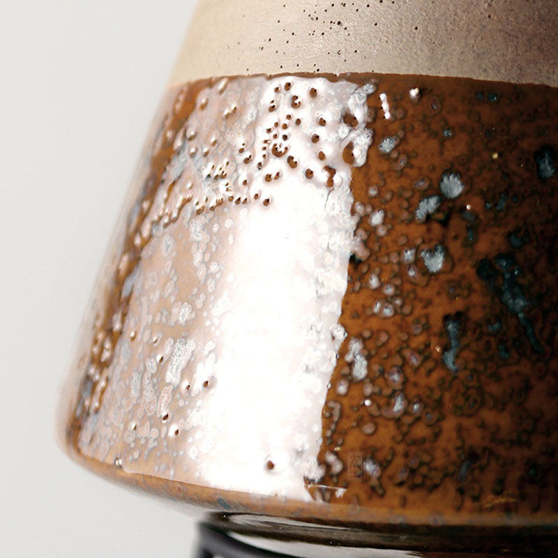 Kreativer Blumentopf aus Keramik im nordischen Stil