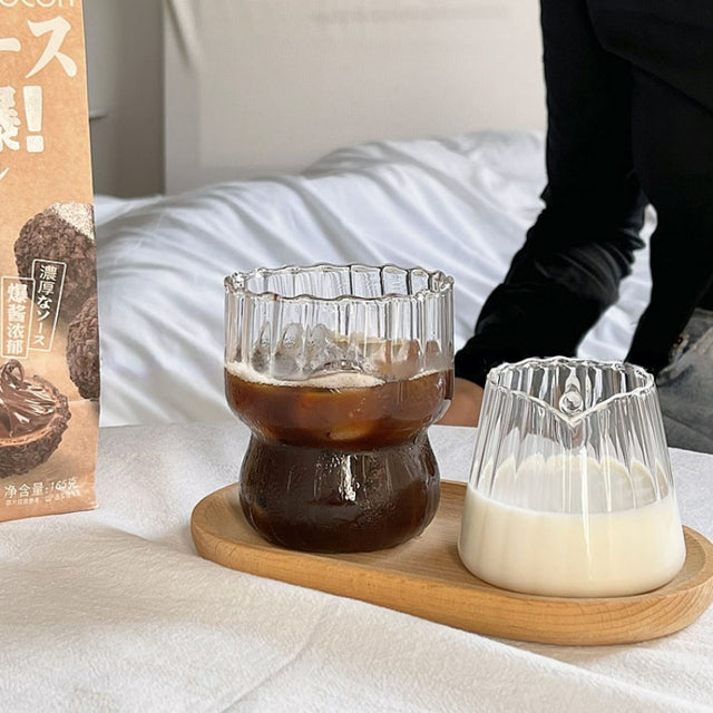 Retro-Kaffeebecher aus Glas