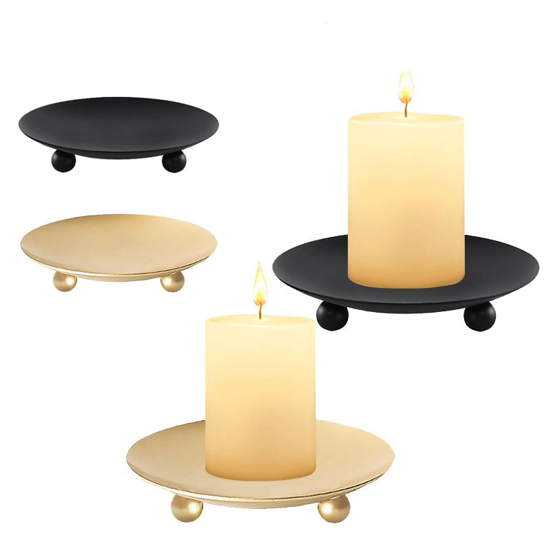 Kerzenhalter aus Eisen in Tellerform