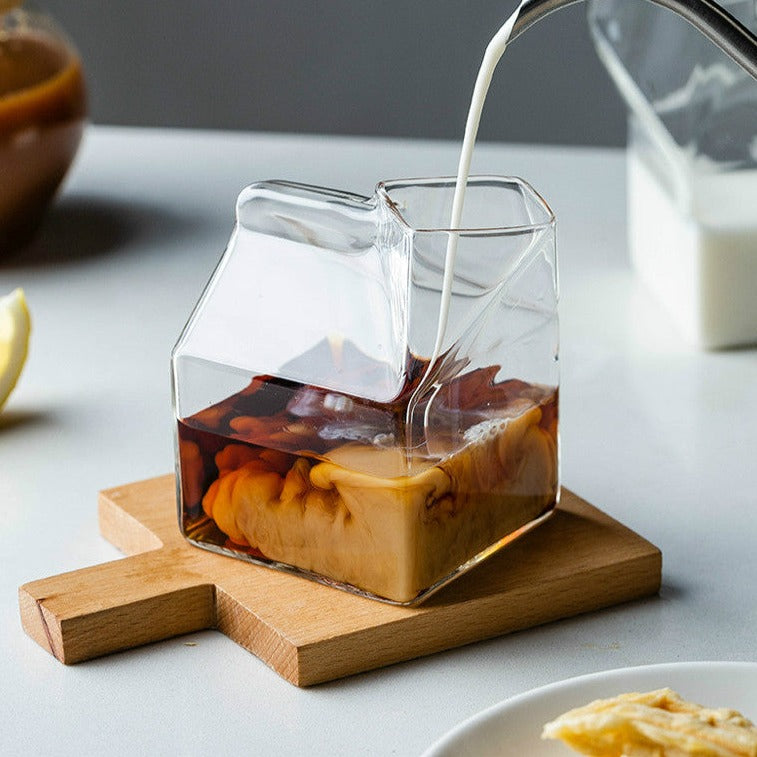 Glasmilchbecher quadratisch im japanischen Stil