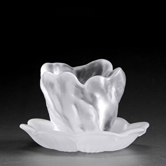 Handgefertigte Teetasse aus verdicktem Glas im japanischen Stil