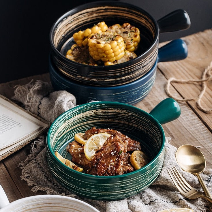 Nordische Keramikschalen mit stilvollem Griff