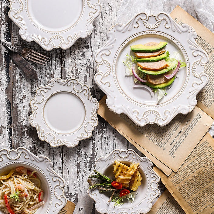 Europäisches Reliefgeschirr