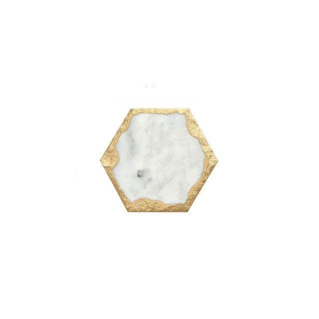 Tabletts aus natürlichem Marmor mit goldenen Strichen