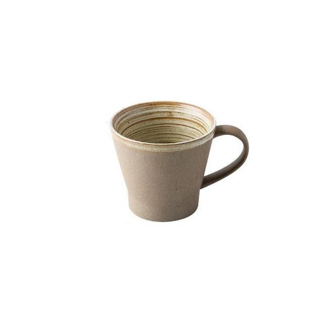 Handgefertigte Keramiktassen mit Tablett