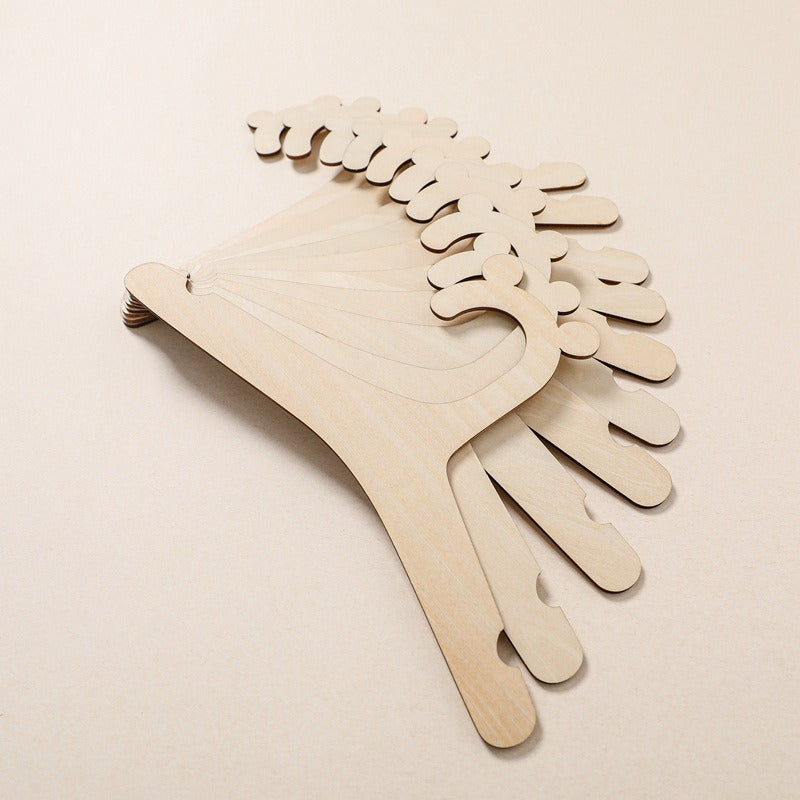 Kreative Kleiderbügelständer aus Holz