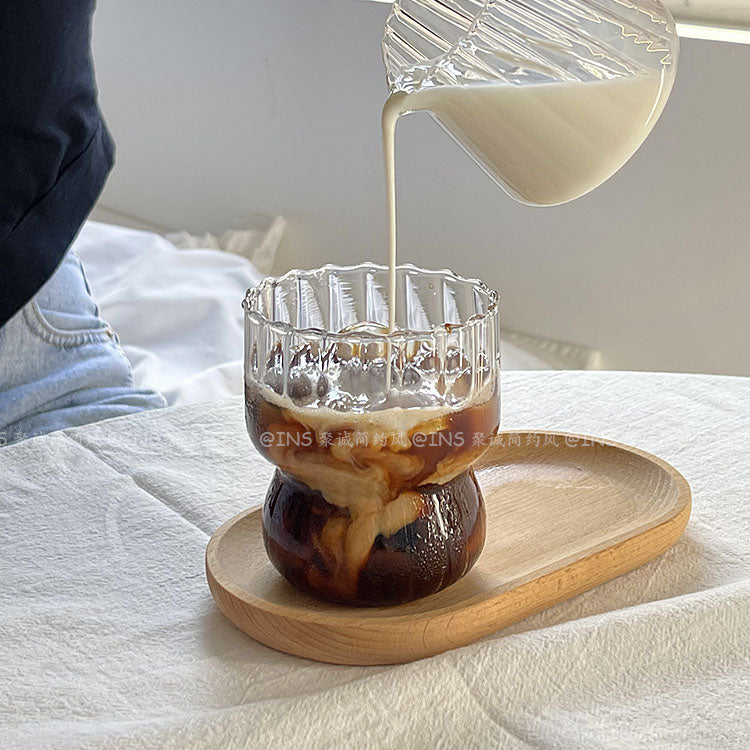 Retro-Kaffeebecher aus Glas