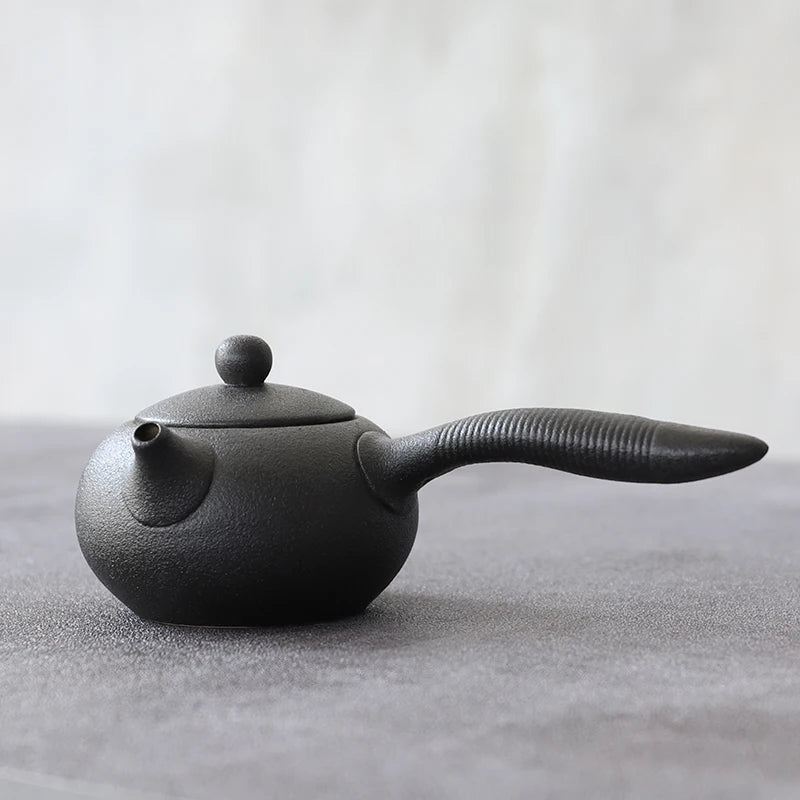 LUWU Chinesische Teekanne aus schwarzer Keramik